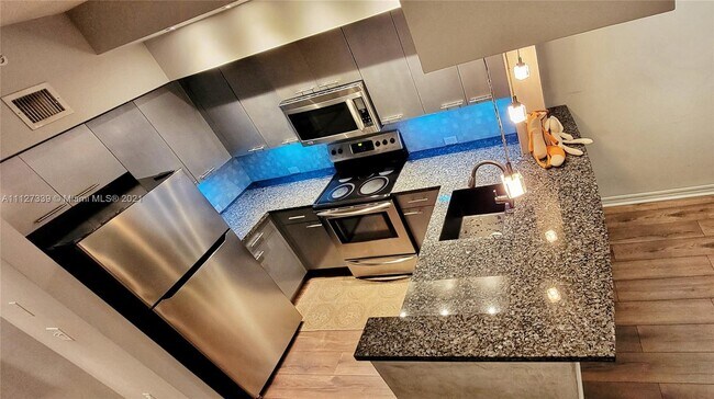 Foto del edificio - 2891 NE 185th St