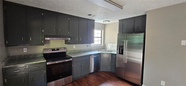 Building Photo - 1214 Camellia Woods Ct