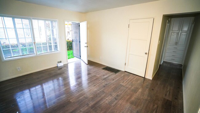 Living Room - 2119 1/2 Stewart St