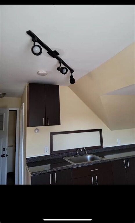 Building Photo - 41 Leavitt St