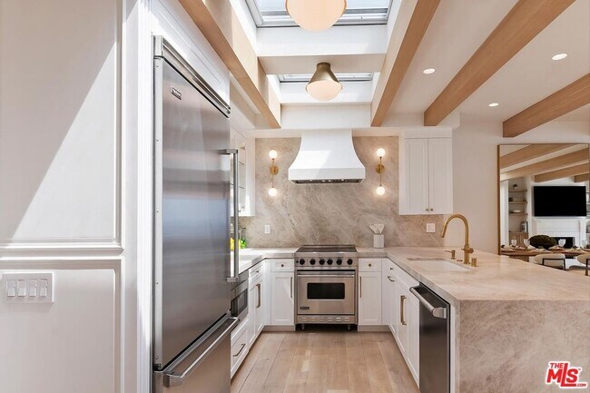 Building Photo - 11874 S Beach Club Way