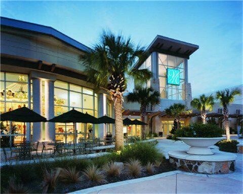 Foto del edificio - 600 Wilcrest Dr