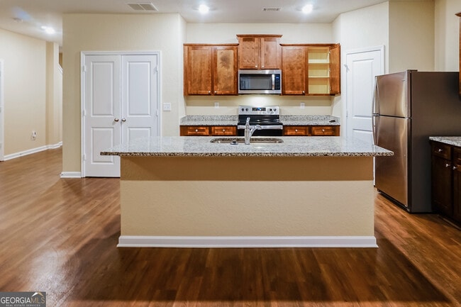 Building Photo - 2985 Cleburne Ter