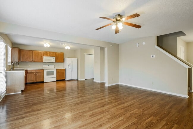 Building Photo - 8836 Hosta Way