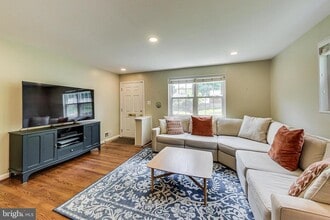 Building Photo - 4715 Oxbow Rd