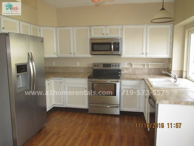 Building Photo - 3 Bed Tri-Level with Finished Basement