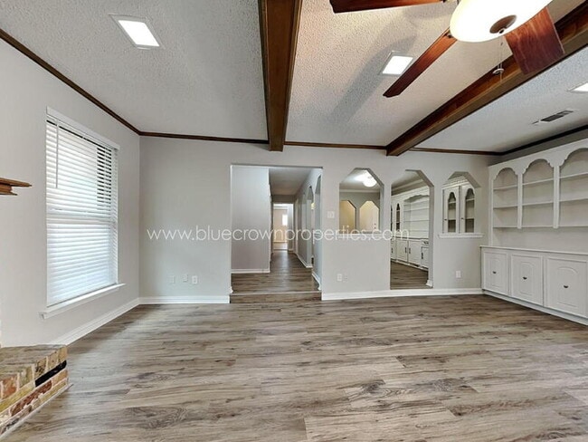 Building Photo - 4915 Chilton Dr