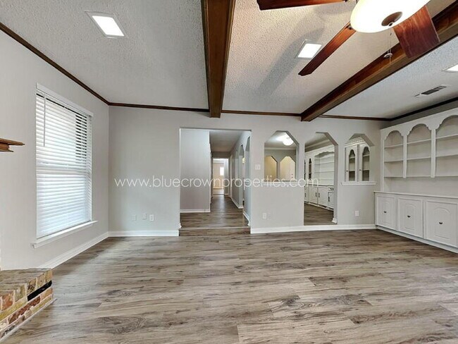 Foto del edificio - 4915 Chilton Dr