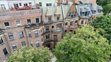 Building Photo - 48 Fenway