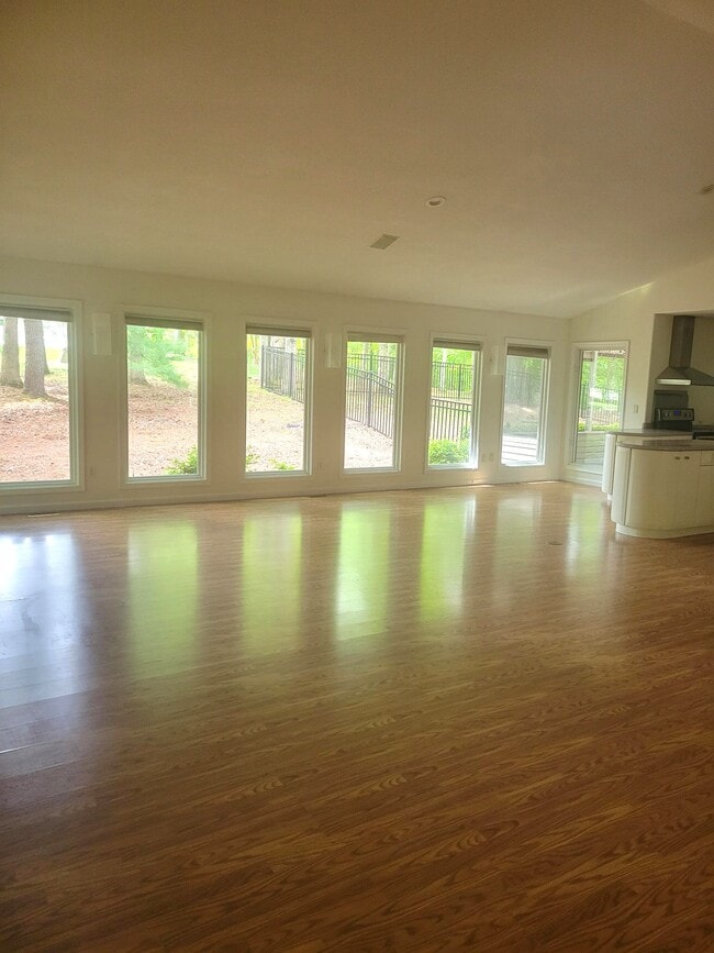 Building Photo - 11 Milnor Cir