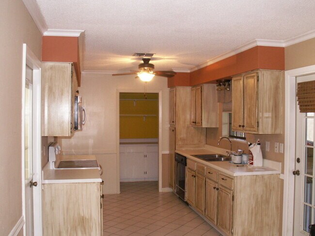 Building Photo - 106c Alyene Dr