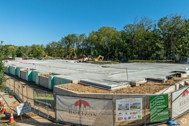 Construction Photo - Ellis Potter