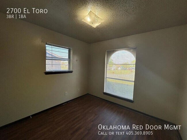 Building Photo - 2700 El Toro Dr