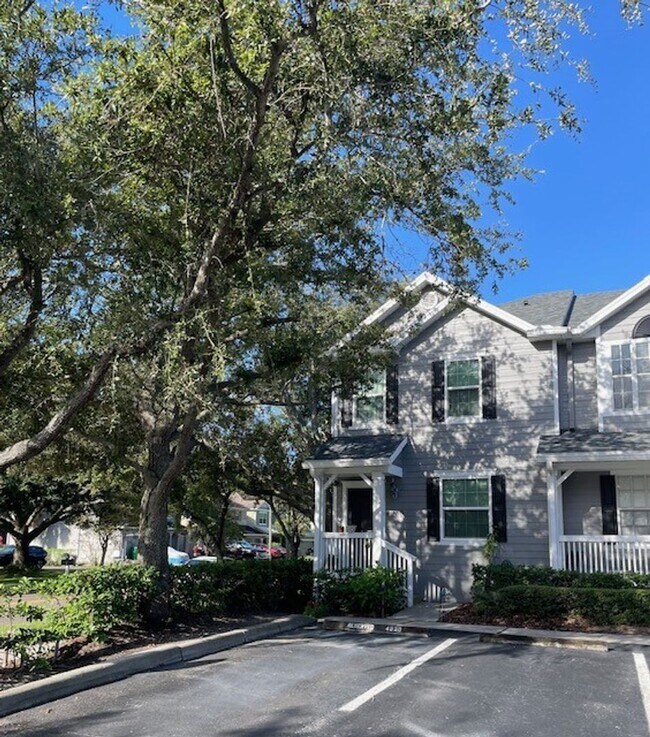 Foto del edificio - 2 Bedroom 2 1/2 Bath Townhouse in ST, next to MacDill Air Force Base