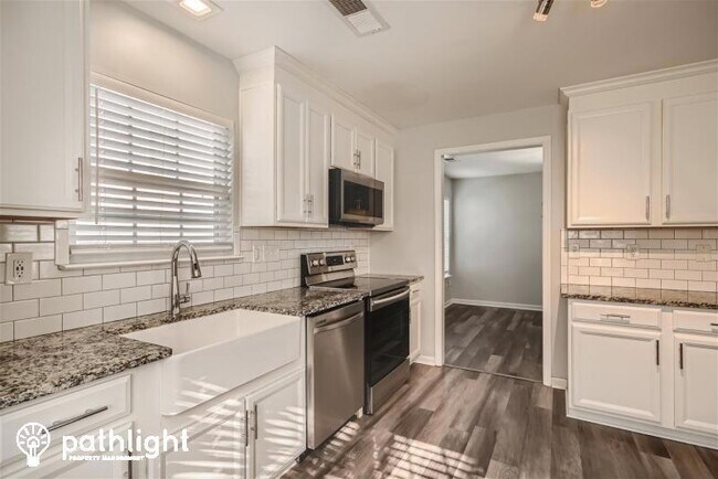 Foto del edificio - 7011 Hidden Creek Drive, Charlotte, NC, 28214