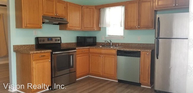 Building Photo - 3 br, 1 bath House - 643 Artic Ave