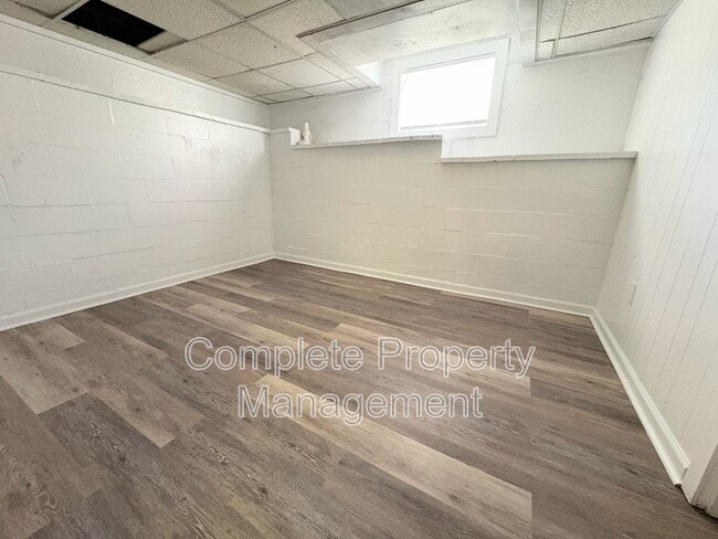 Building Photo - 2641 1st St NE