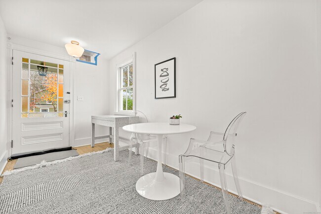 Foto del edificio - 190 High Ridge Ave