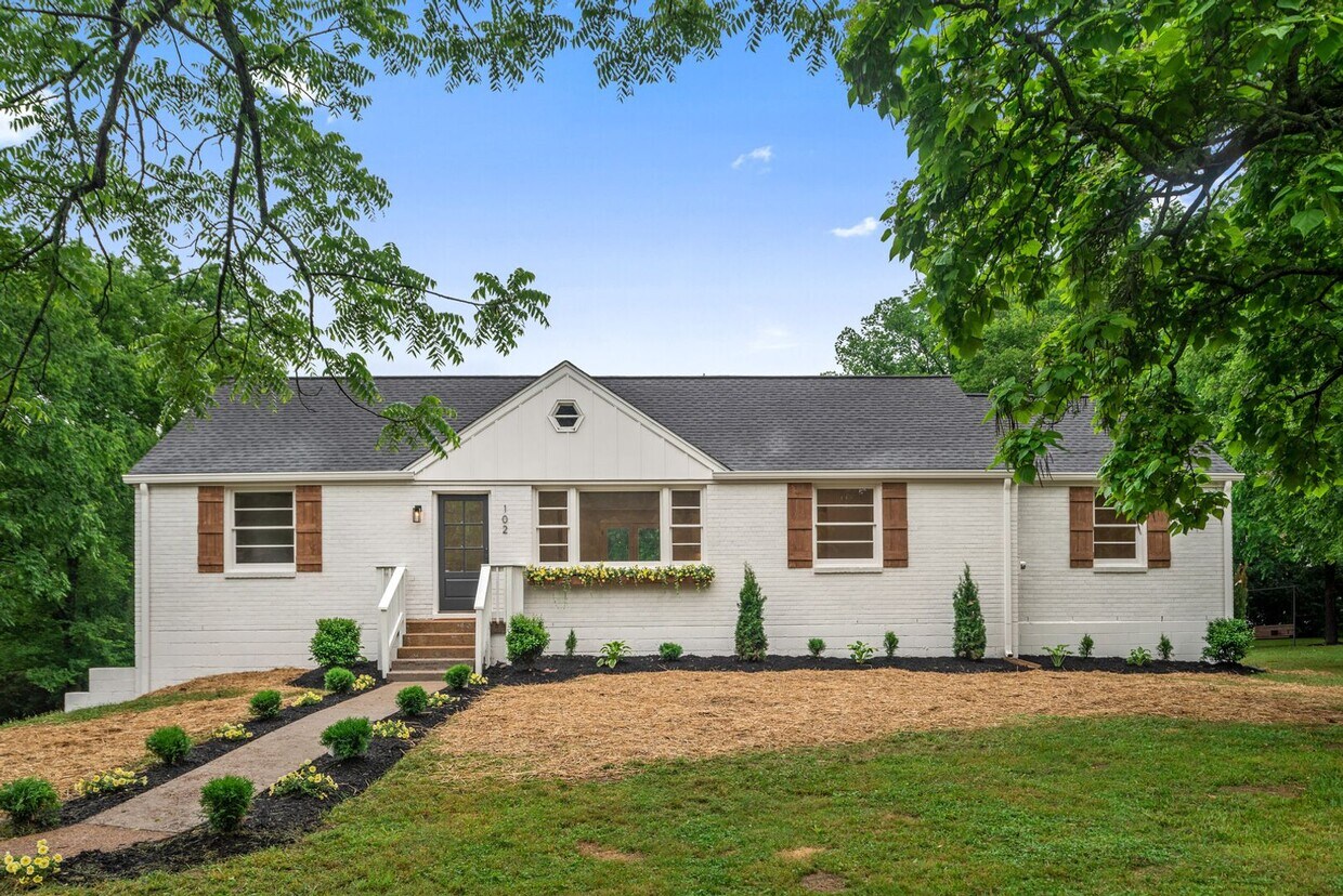 Primary Photo - Beautifully Updated 4BR 2BA Home in Madison. Over 2,000 sq ft. $2,950 Rent.