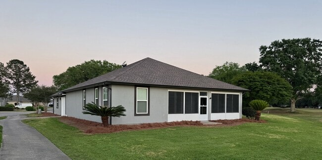 Building Photo - 3201 Kingsmill Dr