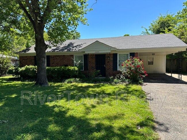 Photo - 2895 Briarwood Dr House