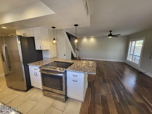 Foto del edificio - 711 E North Ln