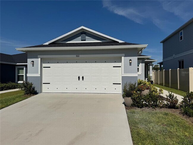Building Photo - 922 Birch Dr