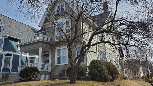 Building Photo - 2502 N Frederick Ave