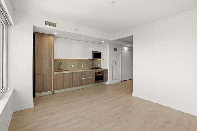Photo - 203 W Hill St (Chicago, IL) Apartment