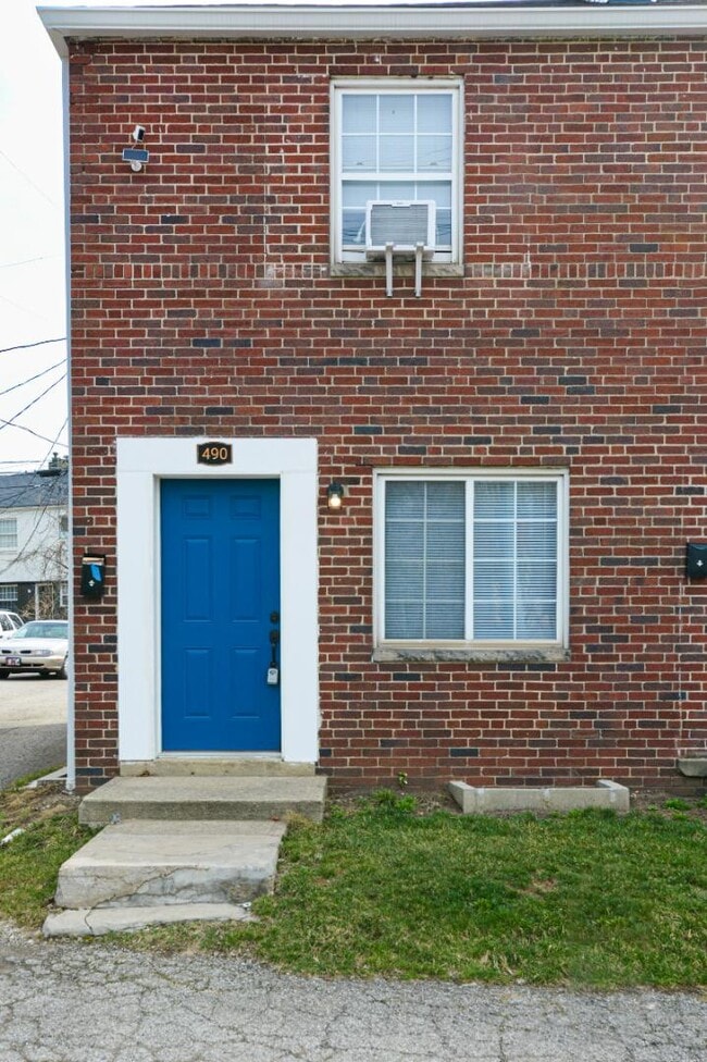 Building Photo - 480 S James Rd