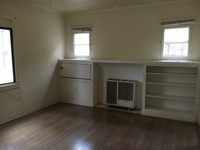 Foto del edificio - 819 N Alta Vista Blvd