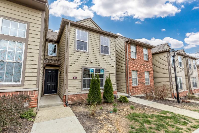 Foto principal - 10555 Montgomery Rd