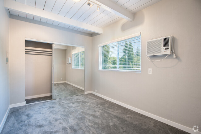 Interior Photo - Grant Street Apartments