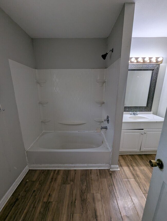 Foto del edificio - 3 Bedroom Home — Available January 7 in Chanute, KS!