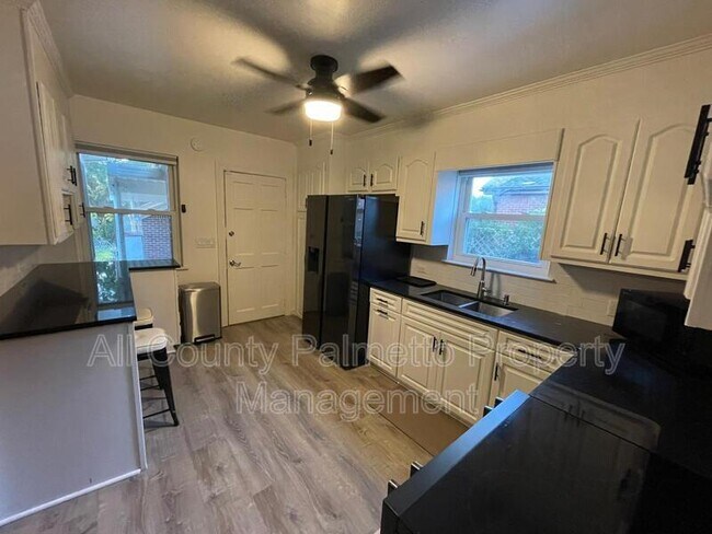 Building Photo - 110 Gordon St