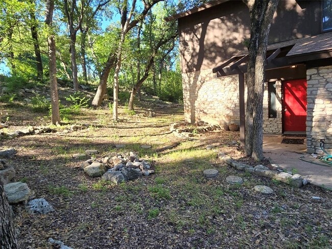 Building Photo - 604 Quail Creek Dr