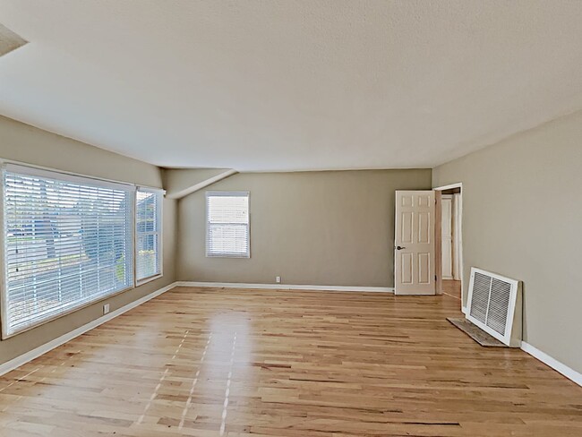 Building Photo - 2167 W Lullaby Ln