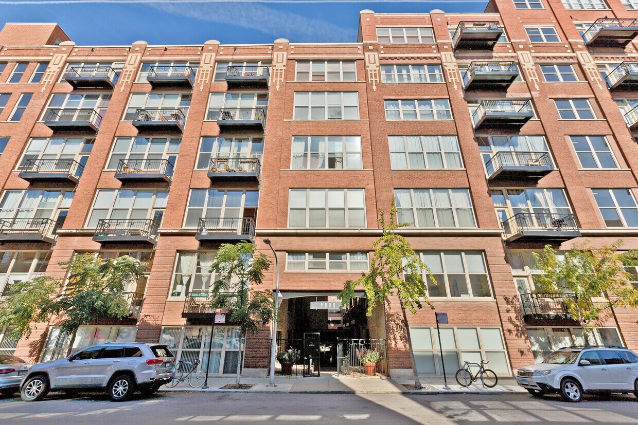 Primary Photo - 1500 W Monroe St