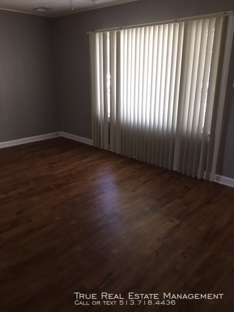 Foto del edificio - Now Available! 5330 Tanner Ave