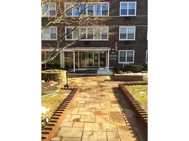 Foto principal - 164-20 Highland Ave