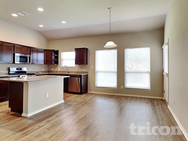 Foto del edificio - 955 Oak Falls Dr