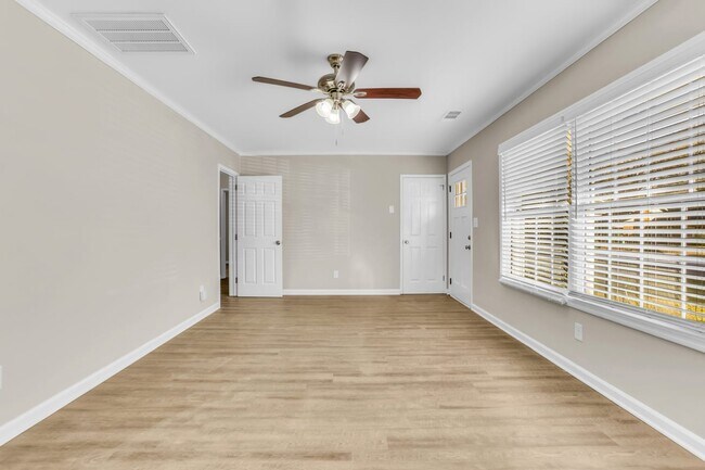 Foto del edificio - 2967 Cloverhurst Dr