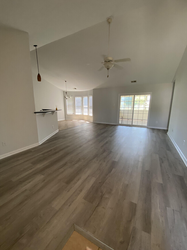 Living Room - 1025 Great Lakes Cir