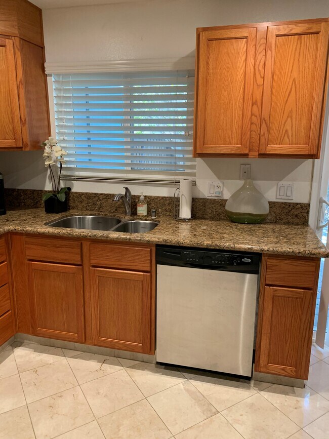 Foto del edificio - 30529 Canwood St