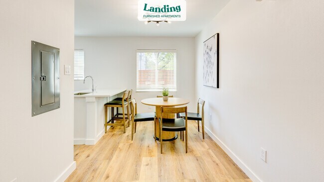 Building Photo - 425 N Rosemont Ave