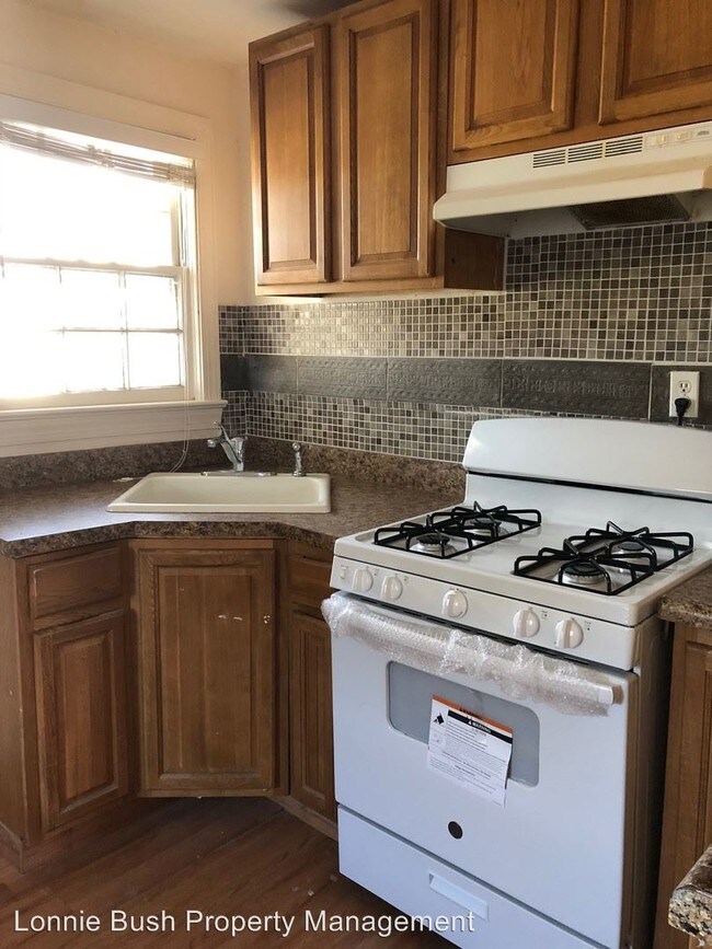 Building Photo - 2 br, 1 bath House - 3224 Killian Ave