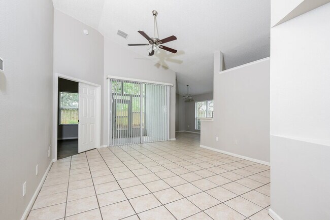Foto del edificio - 2845 Oak Shore Rd