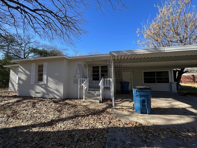 Foto del edificio - Beautiful Remodeled 3 Bed 2 Bath