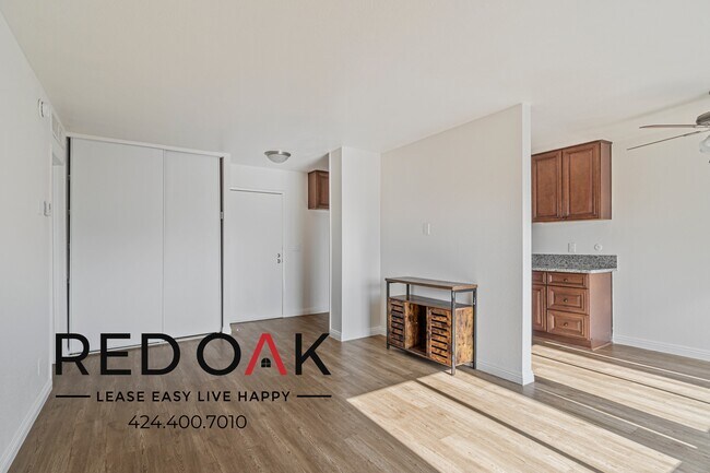 Foto del edificio - 17830 Sherman Way