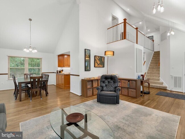 Foto del edificio - 3044 Emerald Chase Dr